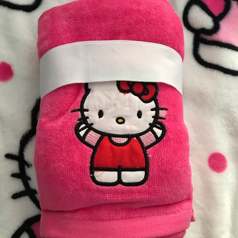 Hello kitty hot pink hand towels, pack of 2, NEW!